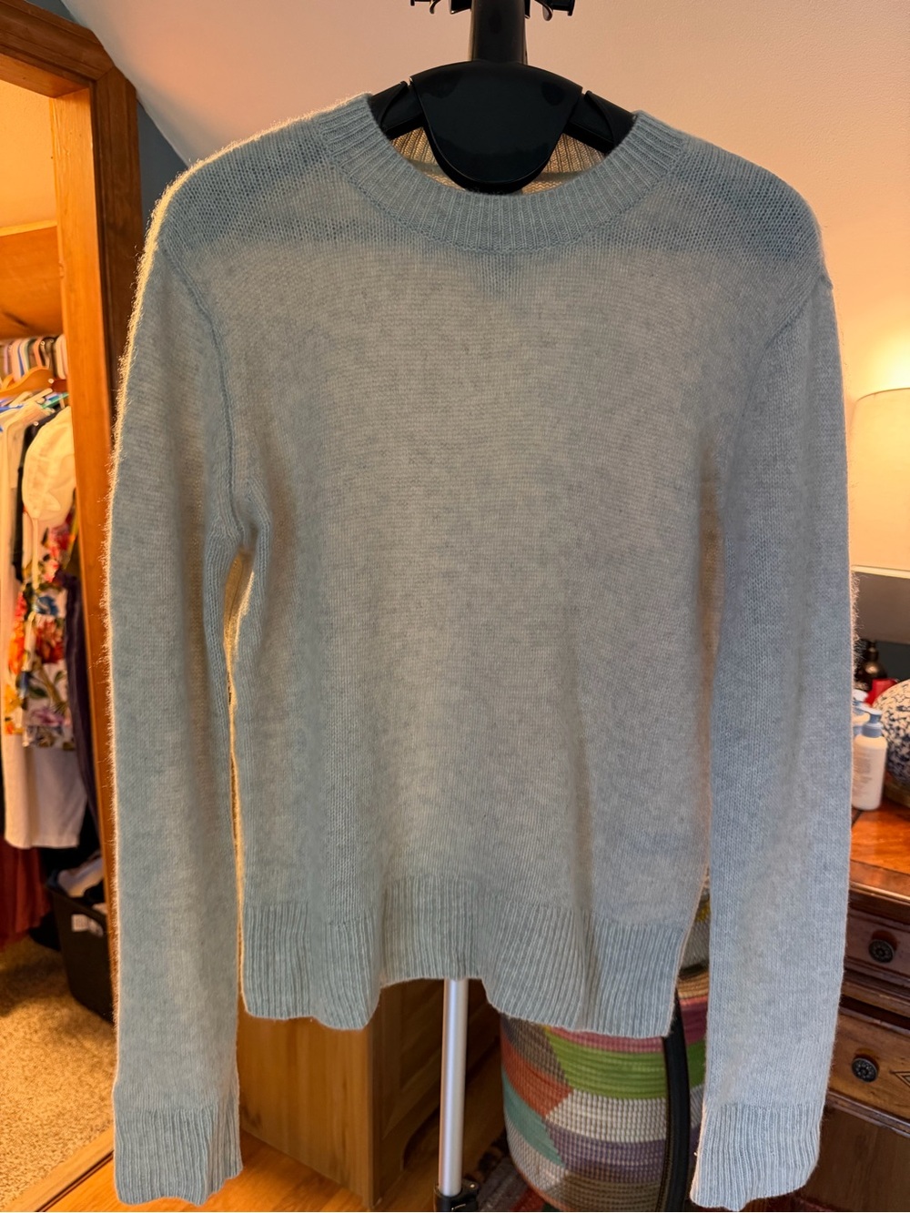 Joie 100% cashmere Light Gray Crewneck Sweater